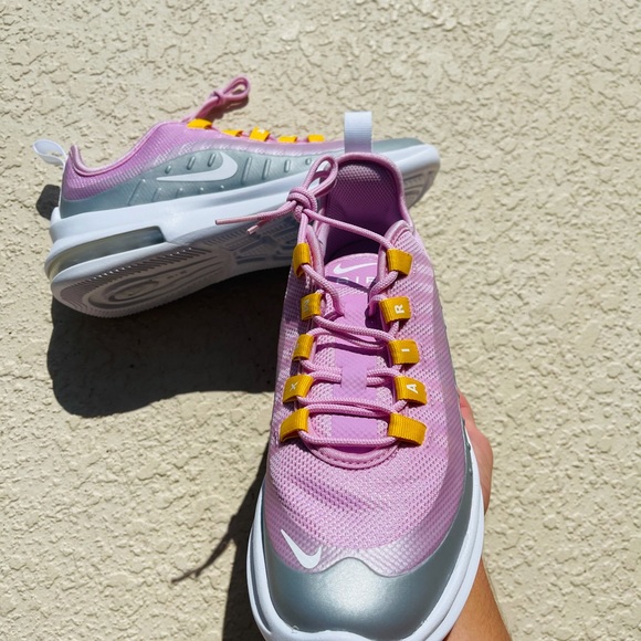 W Nike Air Max Axis - Picture 2 of 9